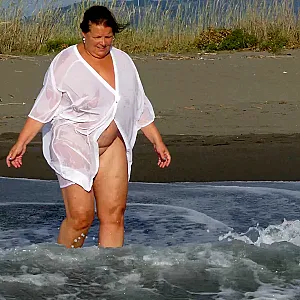 First image of crazy1963's Gallery - I bathe with shirt in the stormy sea 1