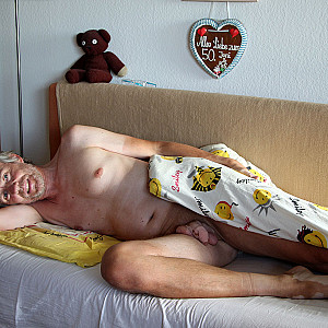 Nackt im Bett Galeriebild