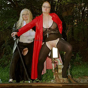 leather black red gallery image