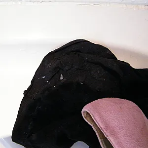Bi Jennifers Pumps & Strumpfhose bespritzt Galeriebild