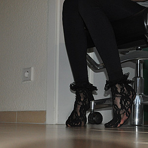 my nylonfeets gallery image