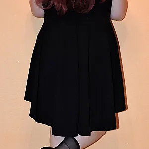 Sexy und geil im Kleid mit High Heels Galeriebild