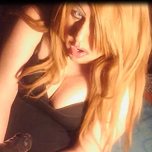 Lola liebt ihren  Dildo Galeriebild