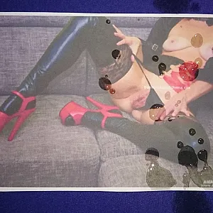 Ini's sexy Dessous vollgespritzt Galeriebild