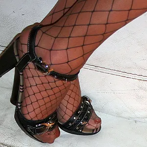 High Heels, Glanz + Netzstrumpfhose Galeriebild