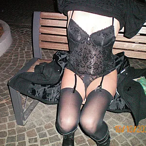 Sexy outdoor gallery image