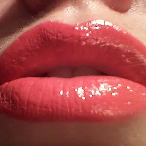 Hot lips gallery image