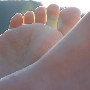 Beauties nice feet... gallery image
