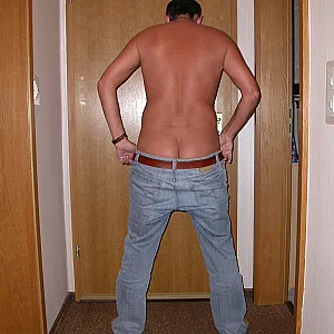 small striptease gallery image