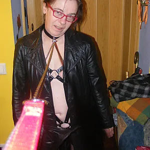 leashed gallery image