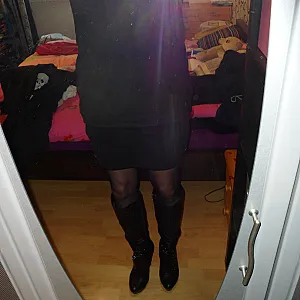 Pantyhose and heels gallery image