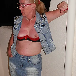 Jeans und Overknees Galeriebild