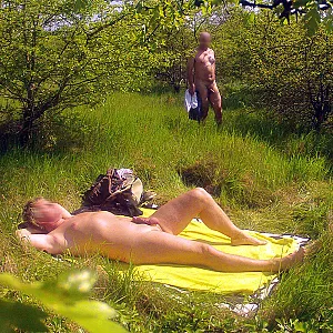 First image of Switchi's Gallery - Sunbath in the gras