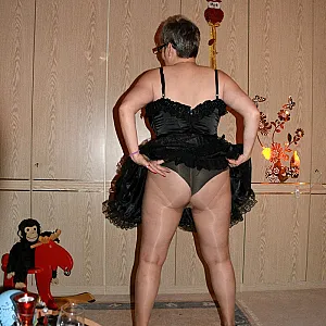 Annis horny affair gallery image