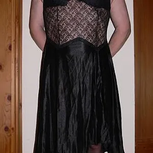 Lady in black gallery image