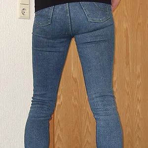 knallenge sperma stretchjeans Galeriebild