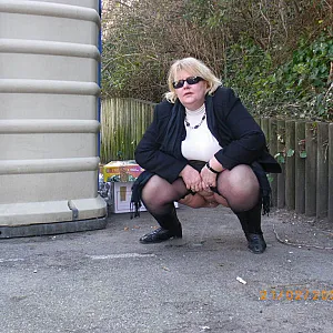 Claire pissing gallery image