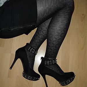 Staple-Heels gallery image