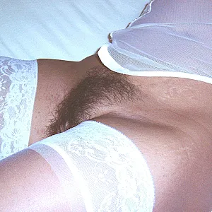 Also gut-noch eine Serie von meiner behaarten Pussy!! Galeriebild