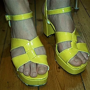 Das erste Bild von fussliebe0's Galerie - gelbe heels