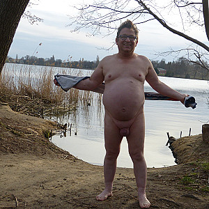 Nr.2  55Paul55 Nackt vor dem See Galeriebild