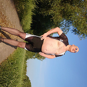 Radtour in Strumpfhose ** Striptease ** Galeriebild