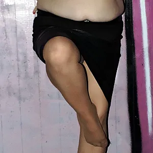 Sexy unter einer Brücke 2 Galeriebild