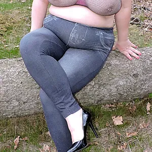 geil in schrittoffener Hose Galeriebild