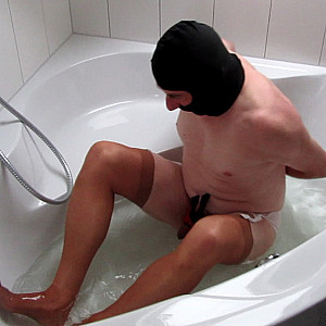 vidcap Sklave in der Wanne 05 Galeriebild