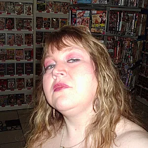 Posen in der Pornoabteilung Galeriebild