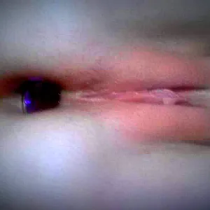 meine Frau Gina und der Plug in ihrem Arsch Galeriebild