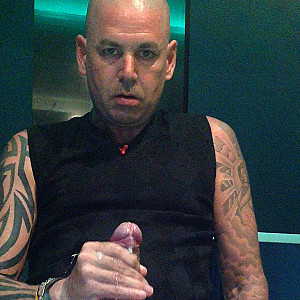 First Image Of Callboy2902's Video - Eigenen Cumshot ablecken