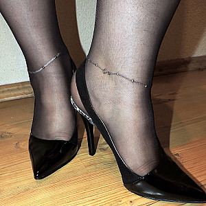 Lack Heels und Pantyhose Galeriebild