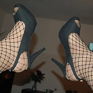 nylon sissy Galeriebild