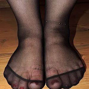 Arsch Titten Sohlen in Nylons und Lack Heels Galeriebild