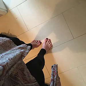 feets gallery image
