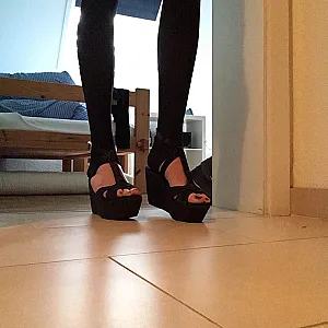 feets gallery image