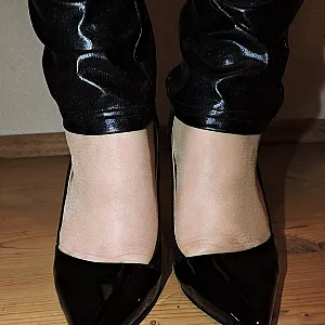 Das erste Bild von Paar0365's Galerie - Sexy in Lack,Nylons mit Stil