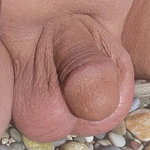 ein kleiner Strand in Griechenland im März Galeriebild