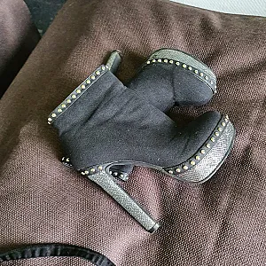Pantys and shoes gallery image