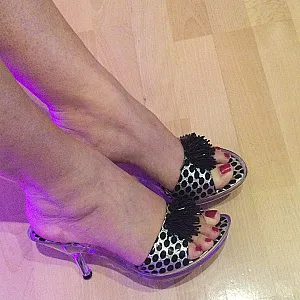 feets gallery image
