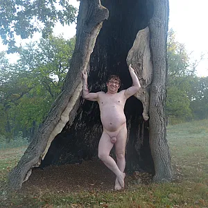 55Paul 55 ist nackt im Herbst Galeriebild