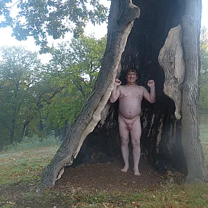 55Paul 55 ist nackt im Herbst Galeriebild