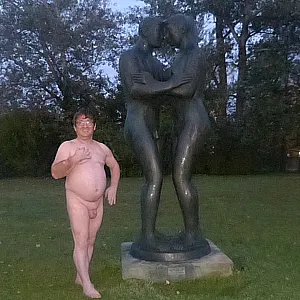 55Paul 55 ist nackt im Herbst Galeriebild