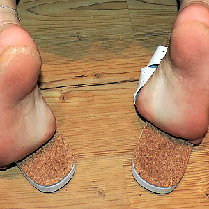 Das erste Bild von Paar0365's Galerie - Feet, Fotze und Hausschuhe