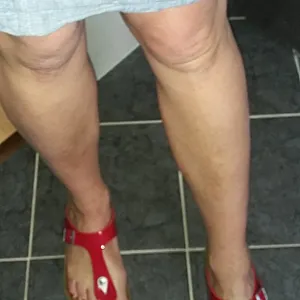 geil in wäsche und schuhe Galeriebild