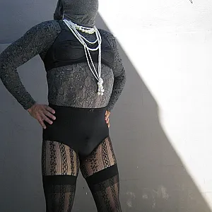 me in new Duloren Emotions granny panty black Galeriebild