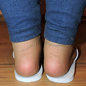 nylonfeets in flipflops gallery image