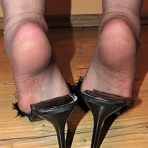 Nylons Mules Fotze und Titten Galeriebild