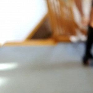 First Image Of Accent1's Video - Pgirl mit kurzem Kleid und schwarze High Heel Stiefel plus Anal Plug